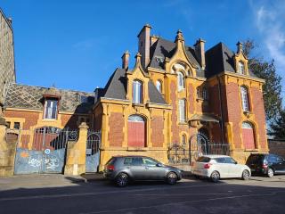 Appartement atypique - 2 chambres - rue calme dans centre ville - Sedan - 0