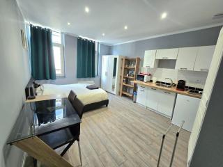 appartement hypercentre 301 +WIFI+INDEPENDANT+ CUISINE TOILETTE SALLE DE BAIN PRIVATIVE - Valenciennes - 0