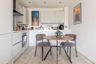 Homely 1BD Flat Close to Waterfront - Bristol - 4