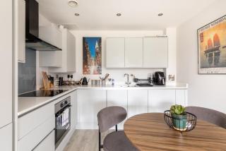 Homely 1BD Flat Close to Waterfront - Bristol - 2