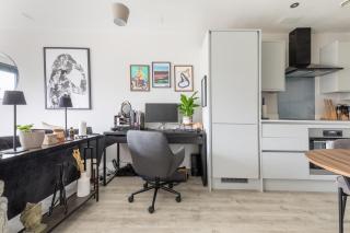 Homely 1BD Flat Close to Waterfront - Bristol - 1