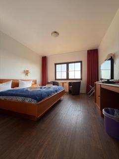 Landhotel Ruegen - Samtens - 0