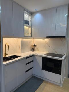 Yassis Suite 2BR Luxury Unit in Grass Residence - 4