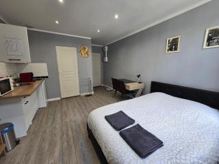 appartement hypercentre 301 +WIFI+INDEPENDANT+ CUISINE TOILETTE SALLE DE BAIN PRIVATIVE - Valenciennes - 9