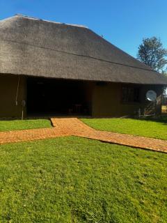 Falcon Lodge Bela - Bela-Bela - 2
