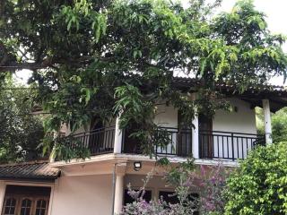 R P G Rest House - Nikawatawana - 3