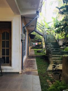 R P G Rest House - Nikawatawana - 1
