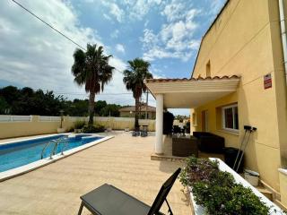 Spacious Villa with Pool in Vall d'Umbri - Borriol - 7