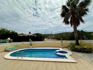 Spacious Villa with Pool in Vall d'Umbri - Borriol - 6