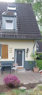 Gemütliche Ferienwohnung Sonnenhof, direkt im Grünen für Urlauber und Familien - Remscheid - 0