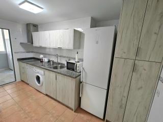 Moderno Piso céntrico 3 habitaciones junto al Mar y Parking - Estepona - 1