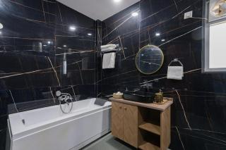 ELIVAAS AdhiVa 5-BHK Farmhouse with Private Pool, Bar & Lush Garden - Bahora - 9