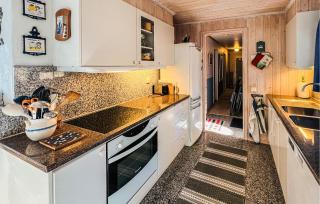 5 Bedroom Lovely Home In Tanumshede - Tanumshede - 5