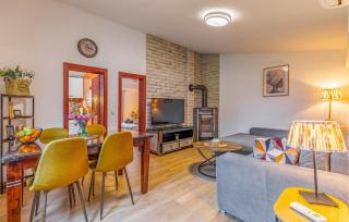 2 Bedroom Gorgeous Apartment In Medulin - 9