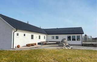 5 Bedroom Beautiful Home In Kverva - Kverva - 0