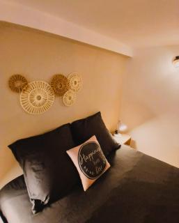 studio en mezzanine, métro et rue centrale mais calme - Oullins - 5