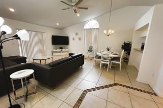 Lakeside Pool Home, Games close to Disney & Malls - 1