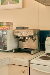 The Blue House - 200m from Point Roadknight Beach - 1