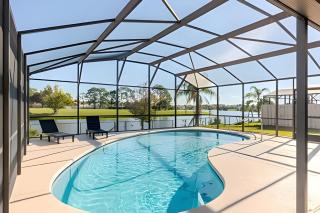Lakeside View Pool Home, close to Disney, Malls - Kissimmee - 8