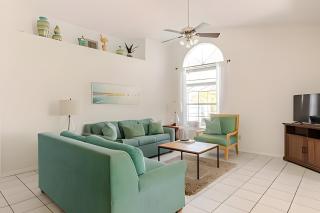 Lakeside View Pool Home, close to Disney, Malls - 5