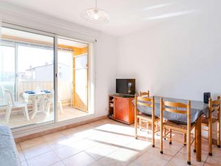 Appartement T2 avec Wifi, Animaux admis et Parking à Saint-Pierre-La-Mer - FR-1-409-280 - 1