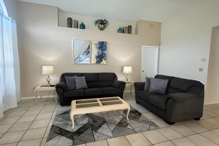 10 Minutes to Disney! Pool Home Large Lot - 4