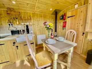 Glamping Under the Stars, Romantic Luxury Hideaway - Yarpole - 7
