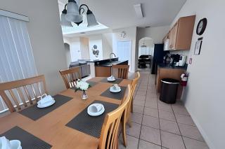 Lakeview Pool Spacious Villa - 7