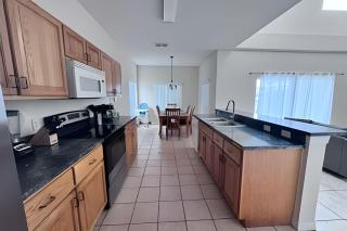 Lakeview Pool Spacious Villa - 4