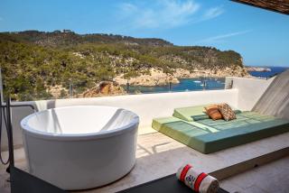 Cala San Miguel Ibiza Resort, Adults only, Curio Collection by Hilton - Puerto de San Miguel - 3