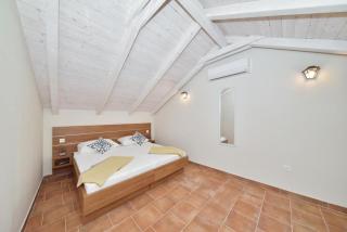rural home with heated pool raštane - Donje Raštane - 3