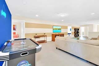 Resort Style Pool Home/Games room Near Disney - 7