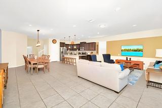 Resort Style Pool Home/Games room Near Disney - 1