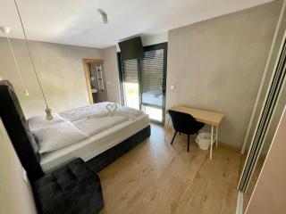 Villa V, MOUNTAIN VIEW ROOM WITH A FRENCH BALCONY, PRIVATE BATHROOM, SHARED KITCHEN, LIVING ROOM AND GARDEN WITH HEATED POOL, Privlaka, Zadar - Privlaka - 4