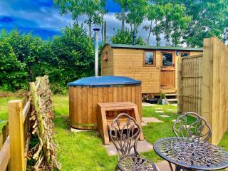 Unplug & Reconnect, Romantic Retreat with Hot Tub - Yarpole - 8
