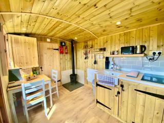 Unplug & Reconnect, Romantic Retreat with Hot Tub - Yarpole - 2