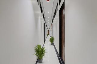Collection O Ospite Hotel - Surat - 6