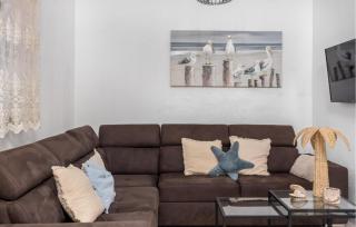 Awesome Apartment In Cesarica With Wifi - Cesarica - 3