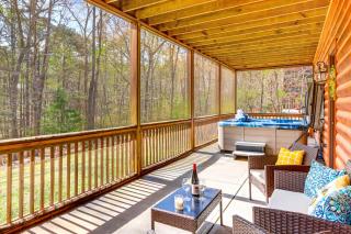 Game Room and Hot Tub Upscale Ellijay Cabin! - Ellijay - 0