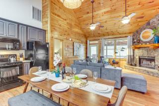 Game Room and Hot Tub Upscale Ellijay Cabin! - Ellijay - 6