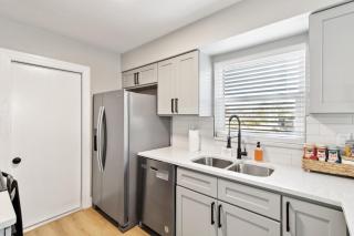 Luxury getaway, relax, and recharge! - Spring Hill - 1