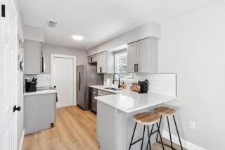Luxury getaway, relax, and recharge! - Spring Hill - 3