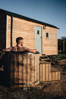 Romantic Nature Retreat - Luxury Glamping & Views - Yarpole - 6