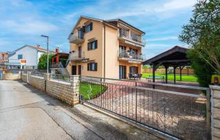 Stunning Apartment In Fazana With Wifi - 2
