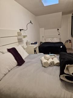 Aunty Katie's Budget Rooms, 2 miles from City Centre, Free Continental Breakfast - Belfast - 3