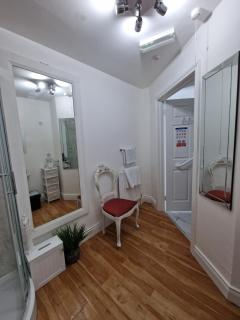 Aunty Katie's Budget Rooms, 2 miles from City Centre, Free Continental Breakfast - Belfast - 1