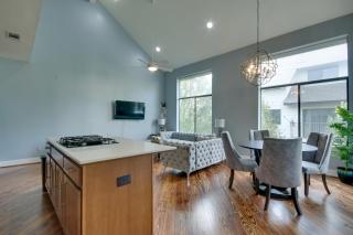 Spacious EaDo Getaway Less Than 1 Mi to Toyota Center! - Houston - 7