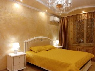 3 Rooms of the Sun Almaty Center Apartment - Almaty - 0