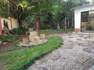 Casa Jabuticabeiras - Monteiro Lobato - 5
