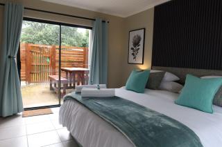 Weaver Lane Country Escape - The Rustic Mongoose - Gqeberha - 6